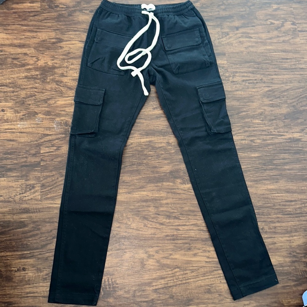 Front pocket styled Cargo pants